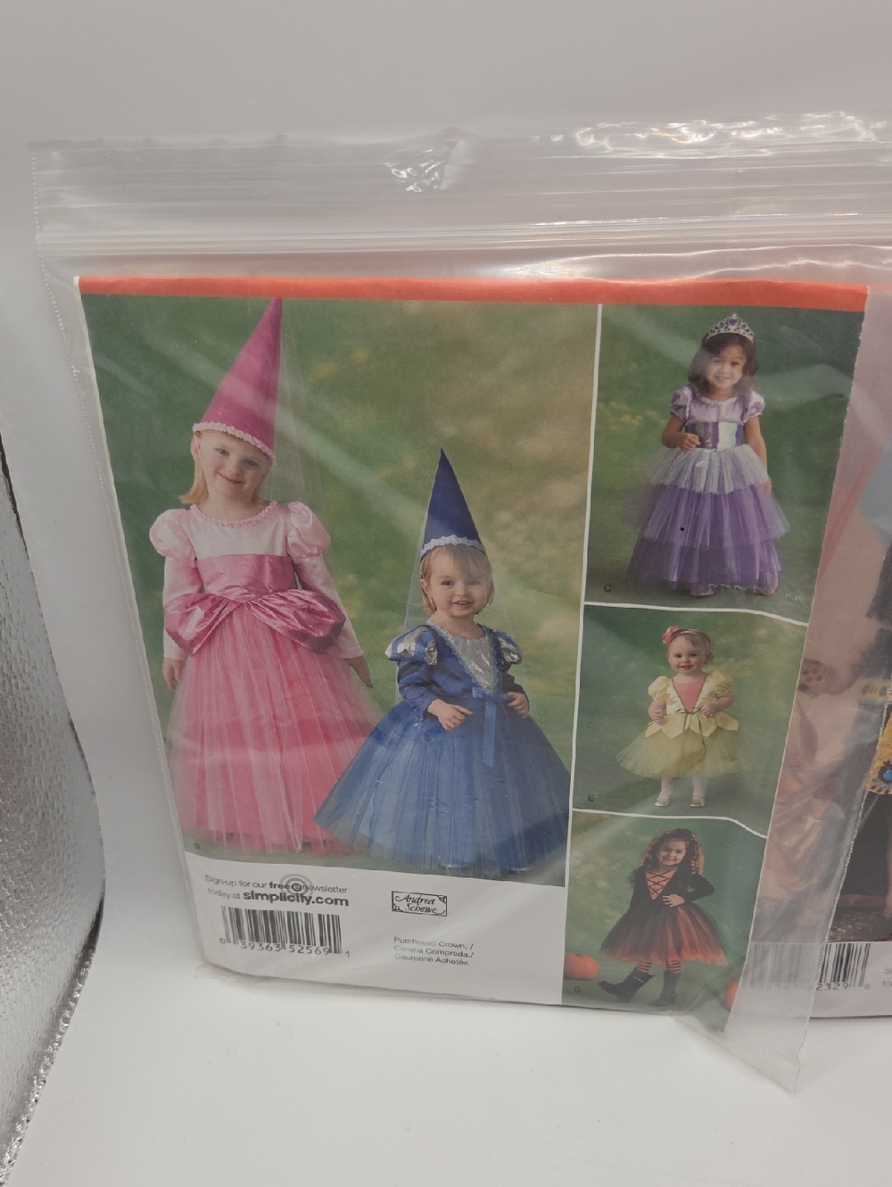 Simplicity Costume Sewing Patterns - Picture 2 of 5